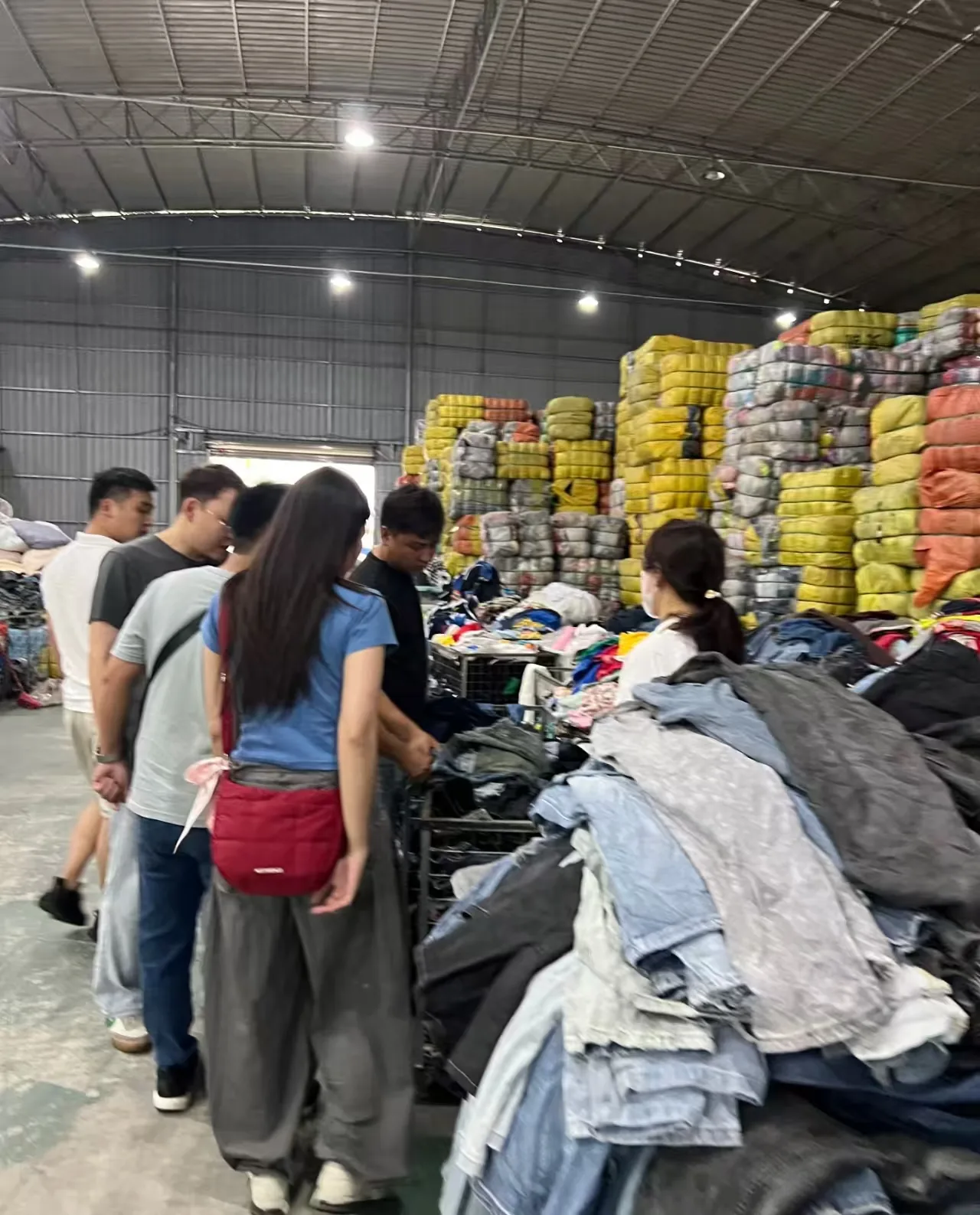 used clothes sorting factory and buyer inspection