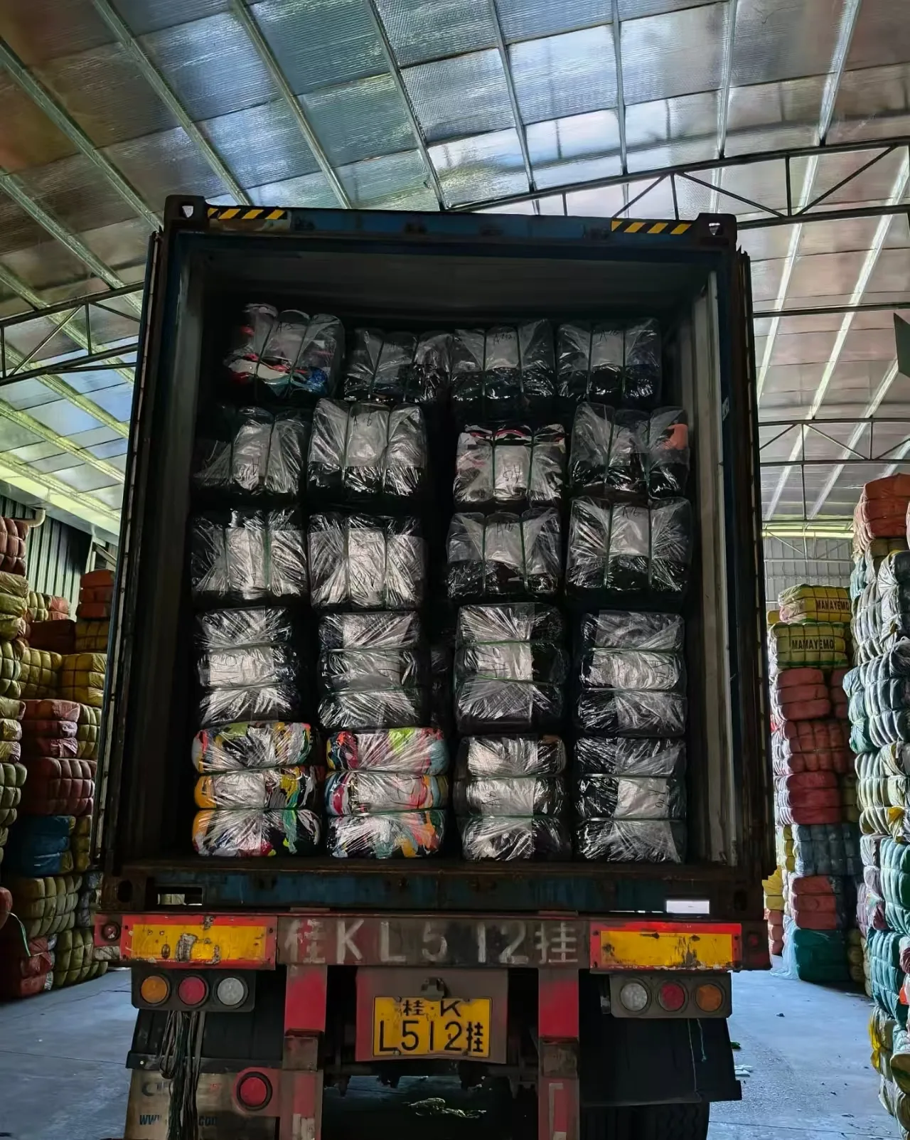 second hand clothes container loading for export