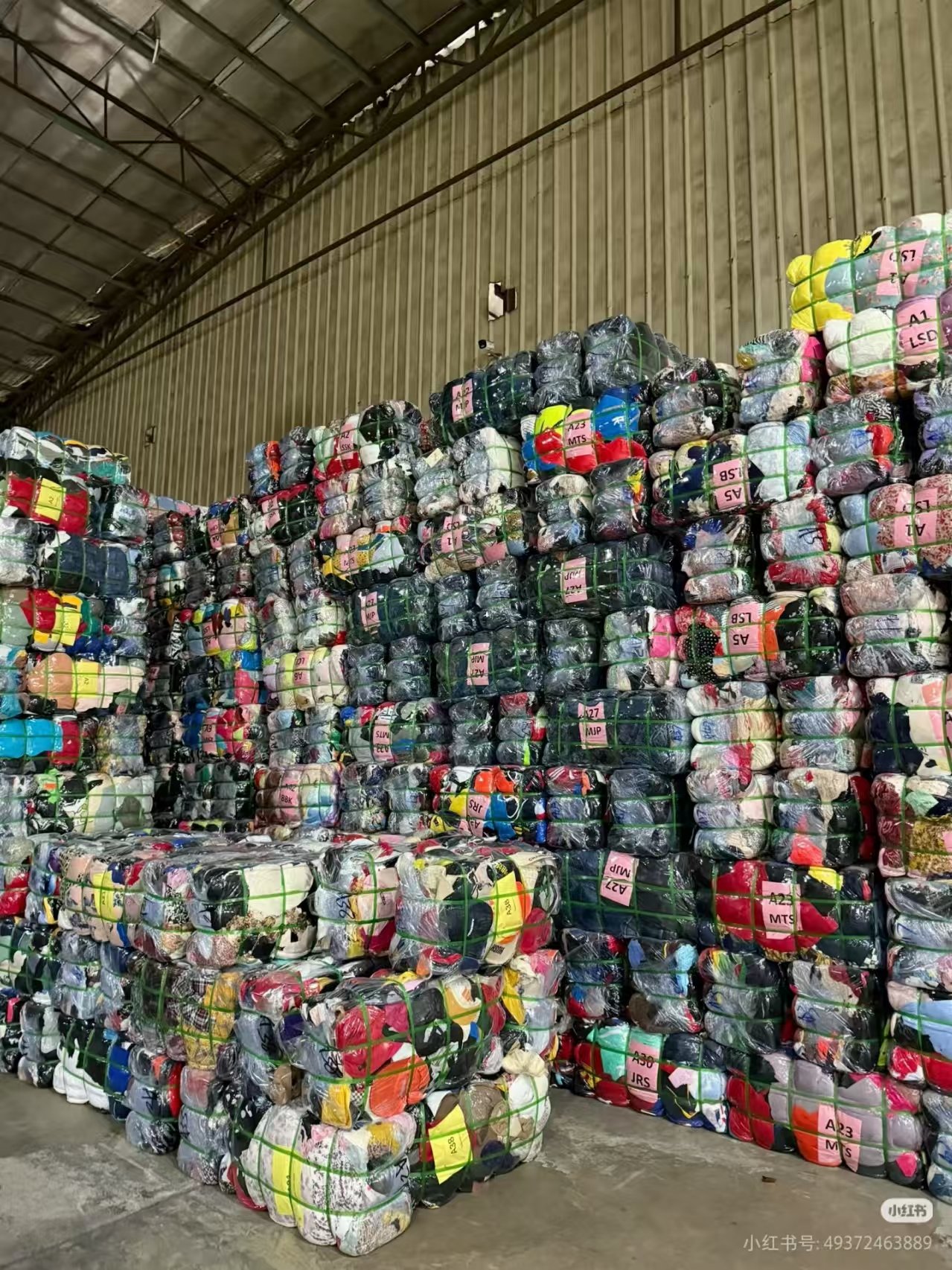 Wholesale used clothing bales
