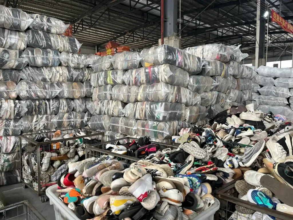Used shoes bales supplier in China sorting wholesale shoes for African buyers