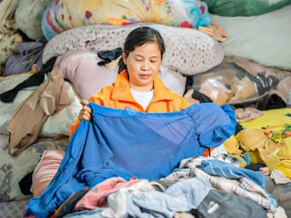 How Used Clothing Supply Chain Planning Supports Repeat Importers